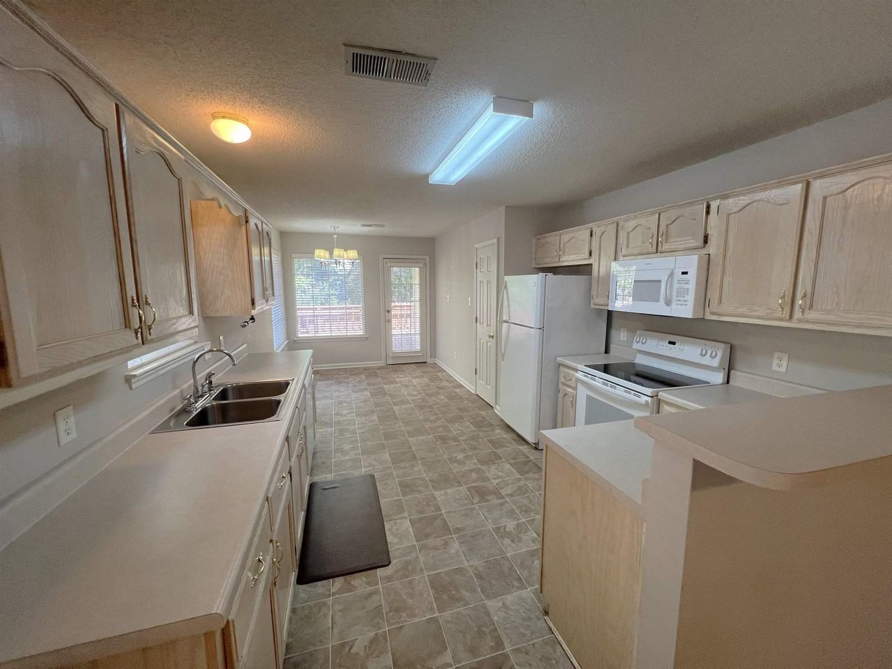 1168 Clear Creek Rd - Photo 4 of 19