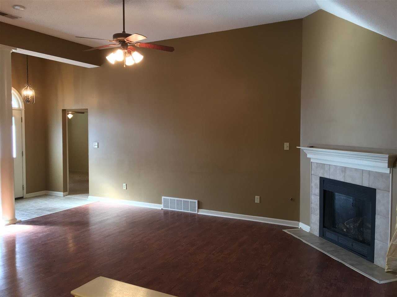 10144 Lynham Dr - Photo 3 of 15