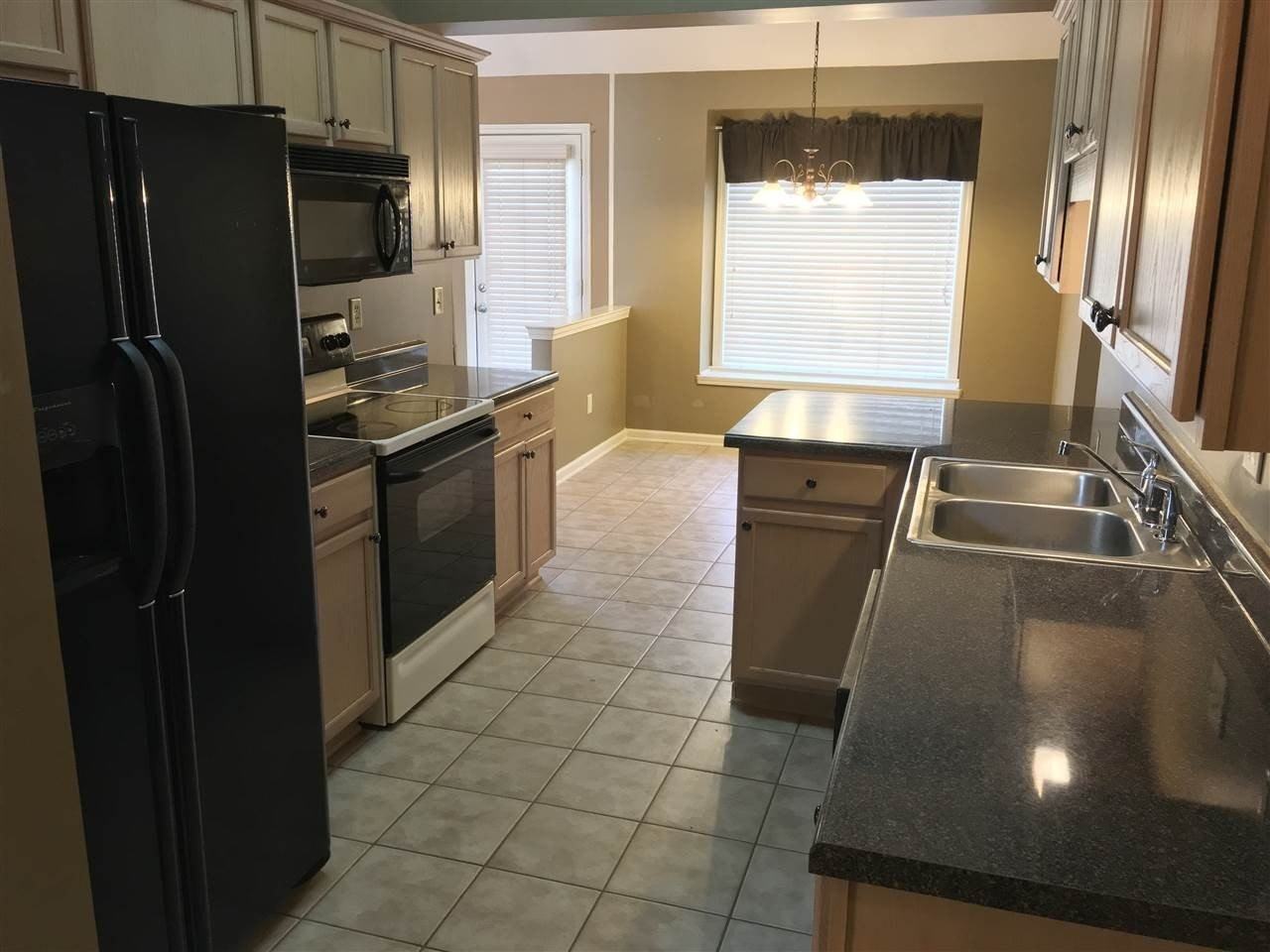 10144 Lynham Dr - Photo 6 of 15