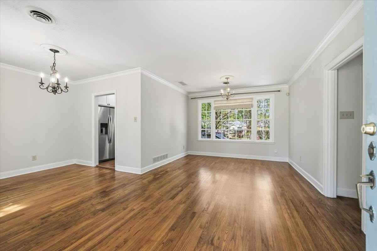 3784 Philwood Ave - Photo 6 of 39