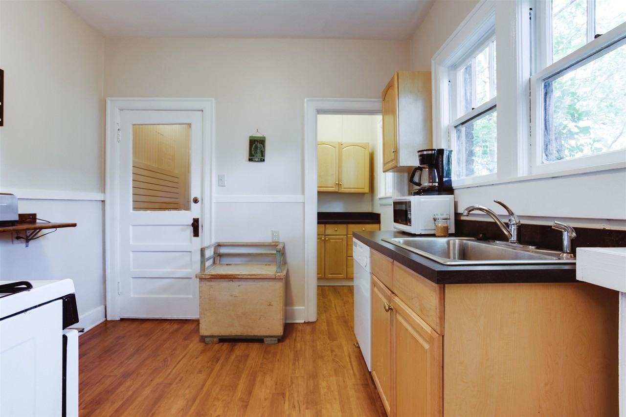 669 S Mansfield St #1 - Photo 3 of 11