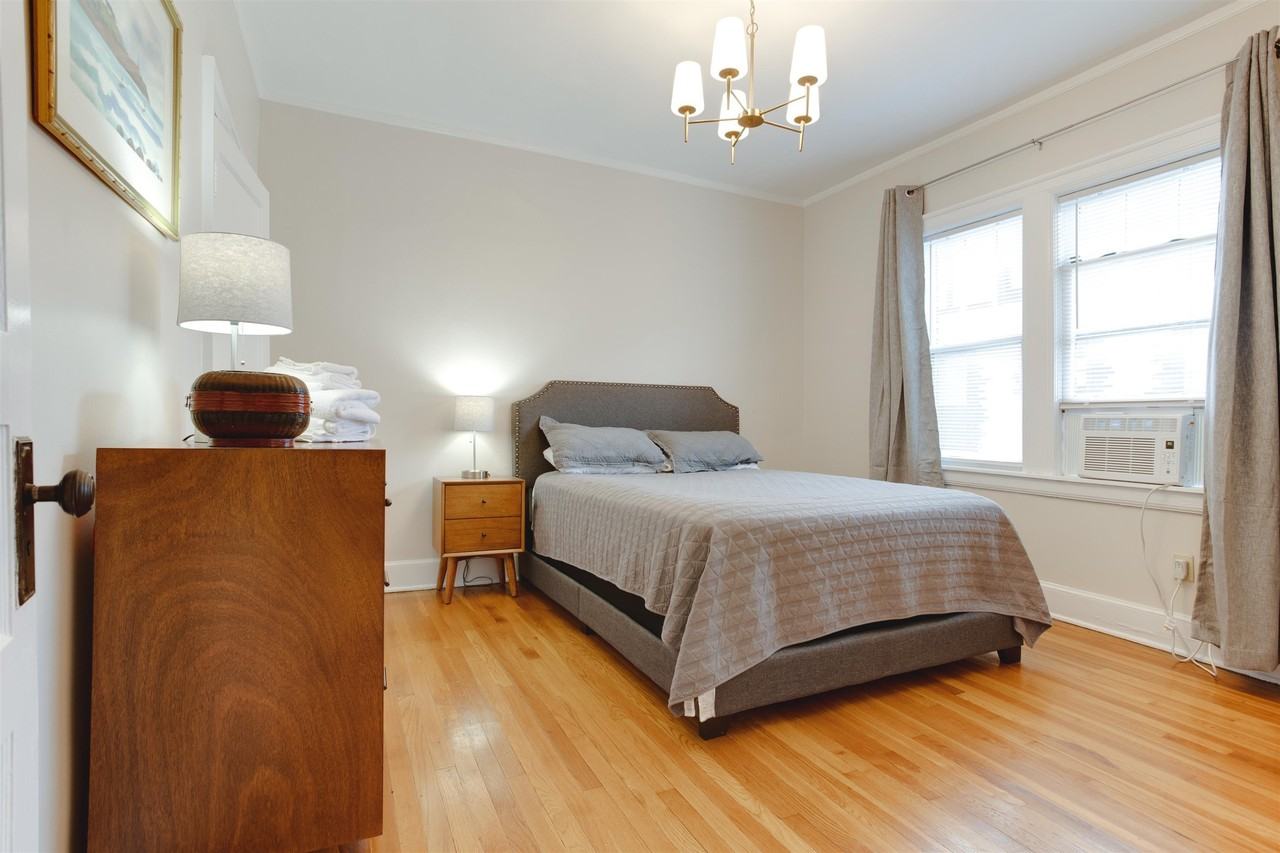 669 S Mansfield St #1 - Photo 4 of 11