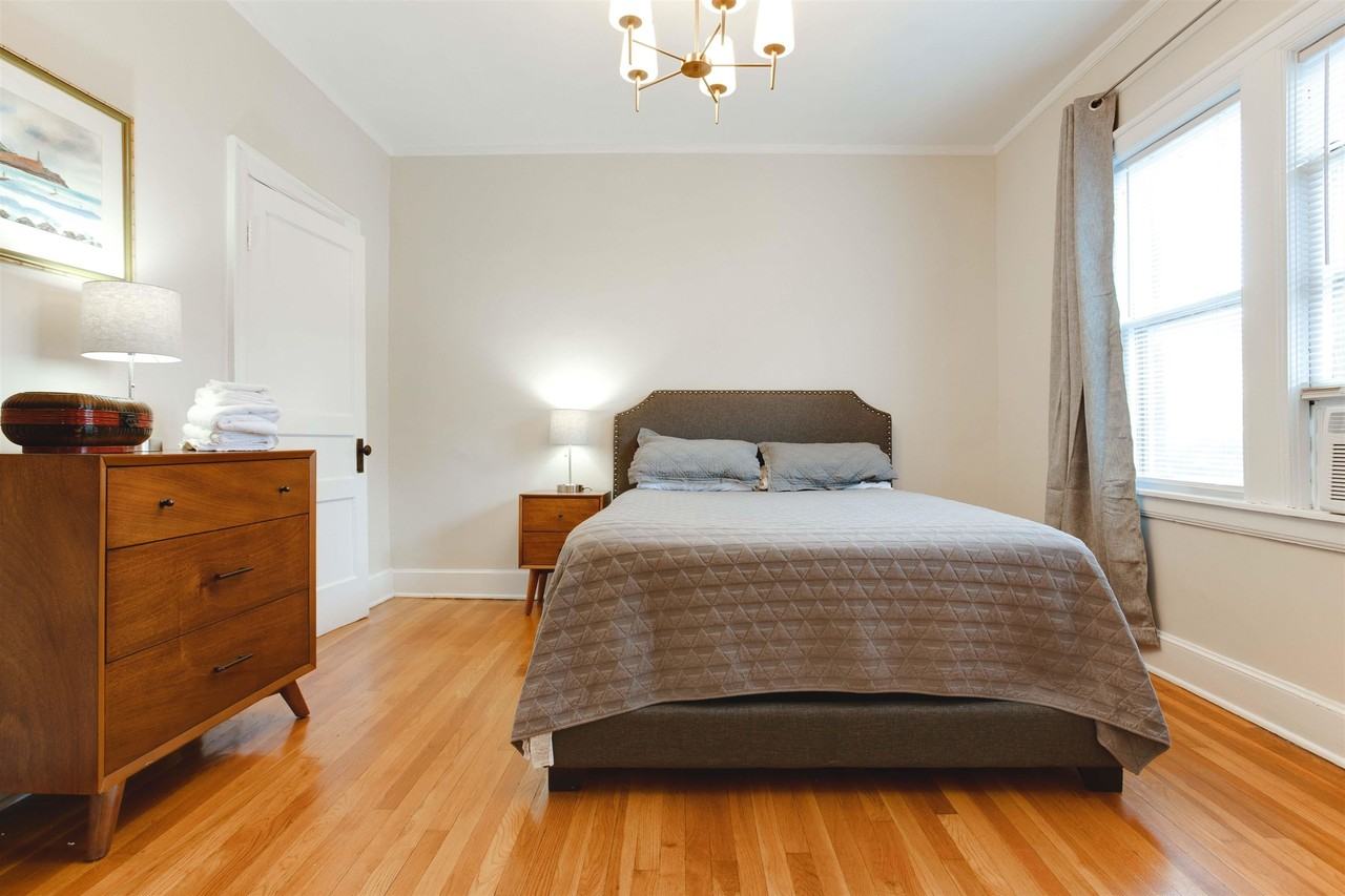 669 S Mansfield St #1 - Photo 5 of 11