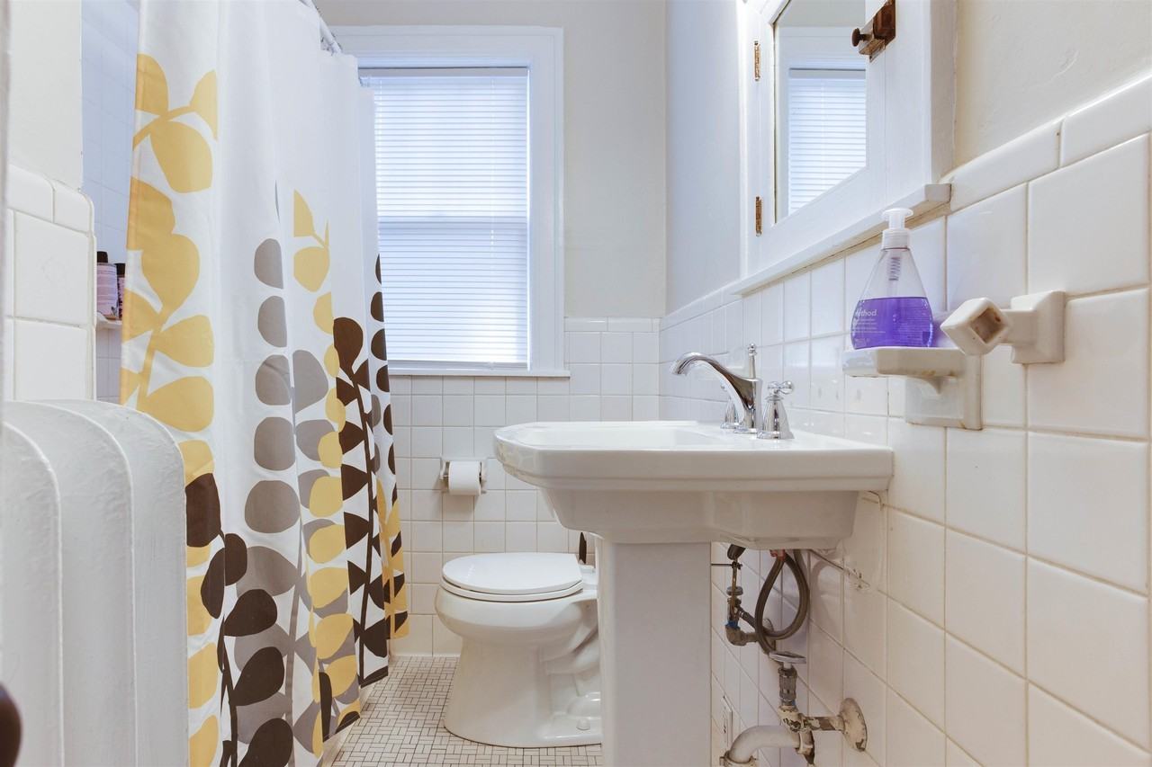 669 S Mansfield St #1 - Photo 7 of 11