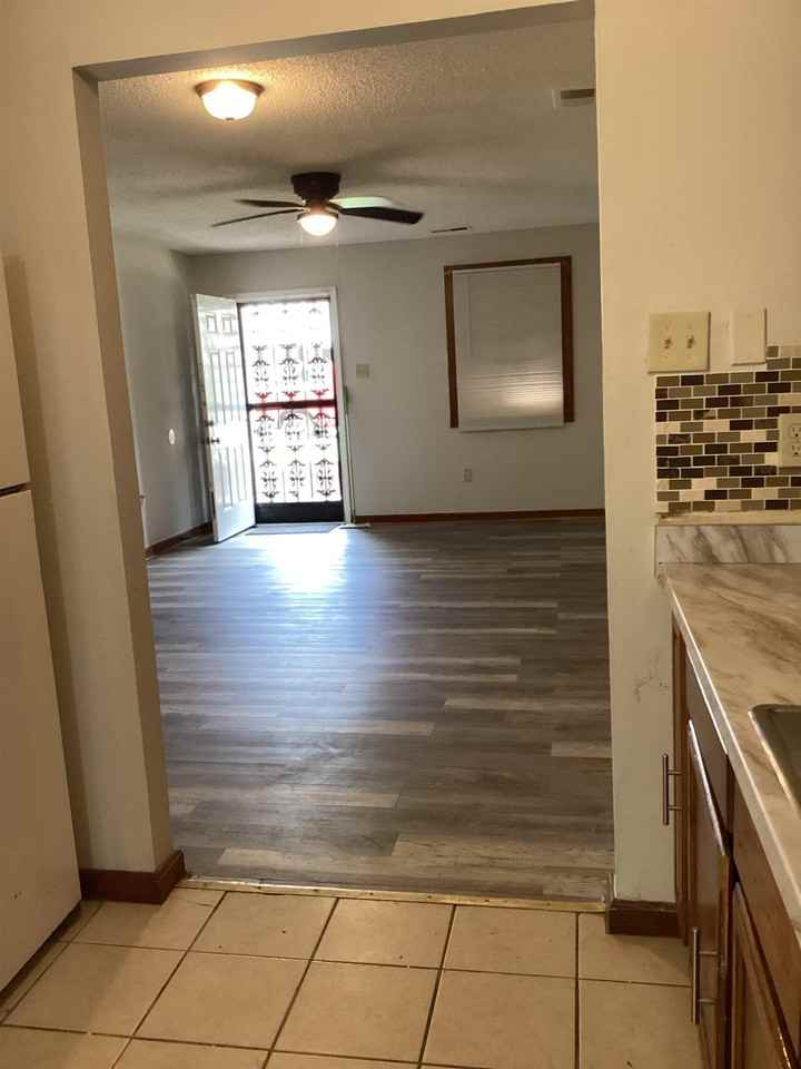 1393 Gold Ave - Photo 6 of 15