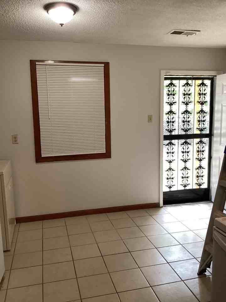 1393 Gold Ave - Photo 7 of 15