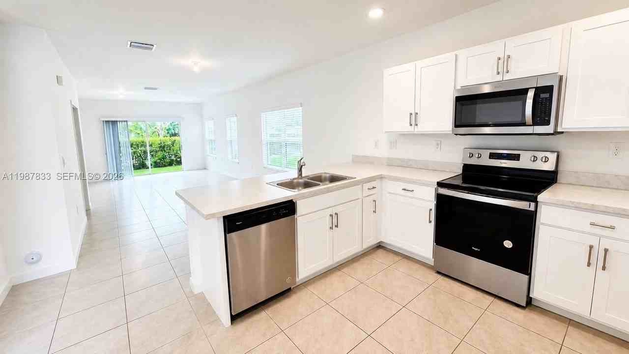 334 Ne 1st Dr #334 - Photo 4 of 12