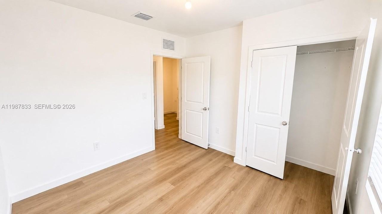 334 Ne 1st Dr #334 - Photo 5 of 12
