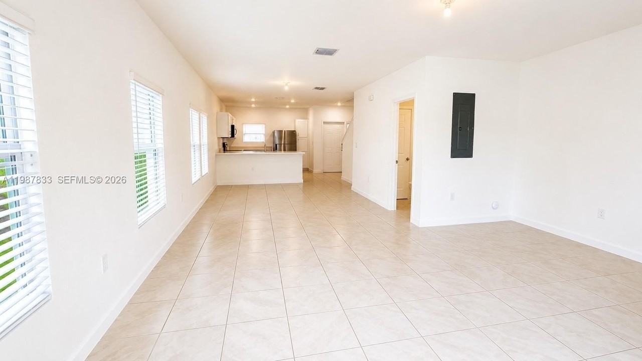 334 Ne 1st Dr #334 - Photo 7 of 12