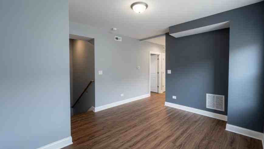 2717 N Rutherford Ave - Photo 3 of 8