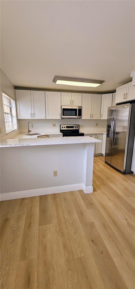 10194 Sw 137th Ct #10194 - Photo 4 of 46