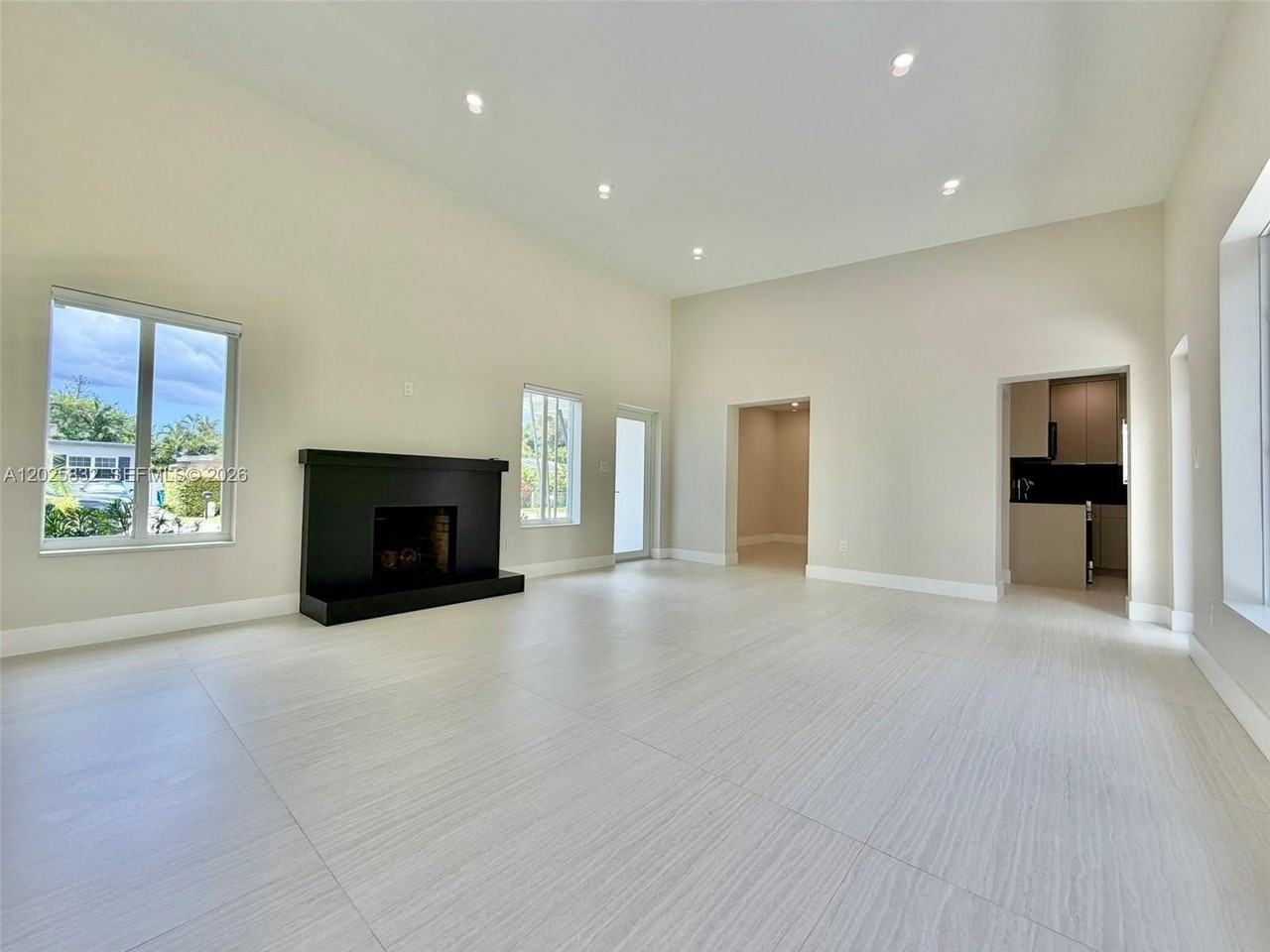 1575 Ne 110th Ter - Photo 5 of 28