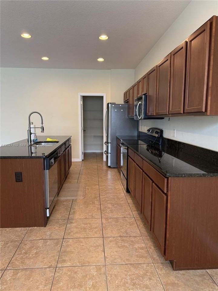 3747 Creswick Cir #3747 - Photo 5 of 50