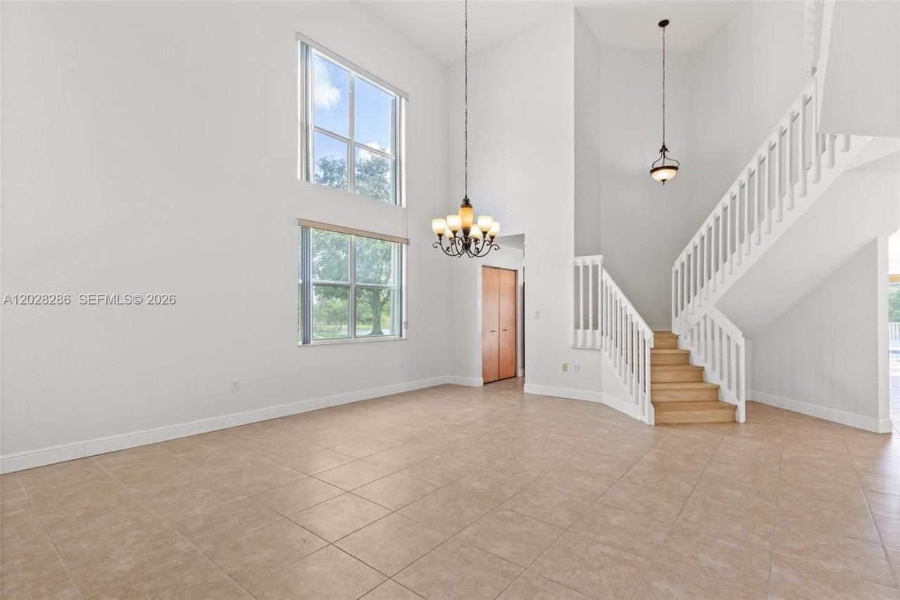 1303 Nw 167th Ave #1303 - Photo 5 of 40