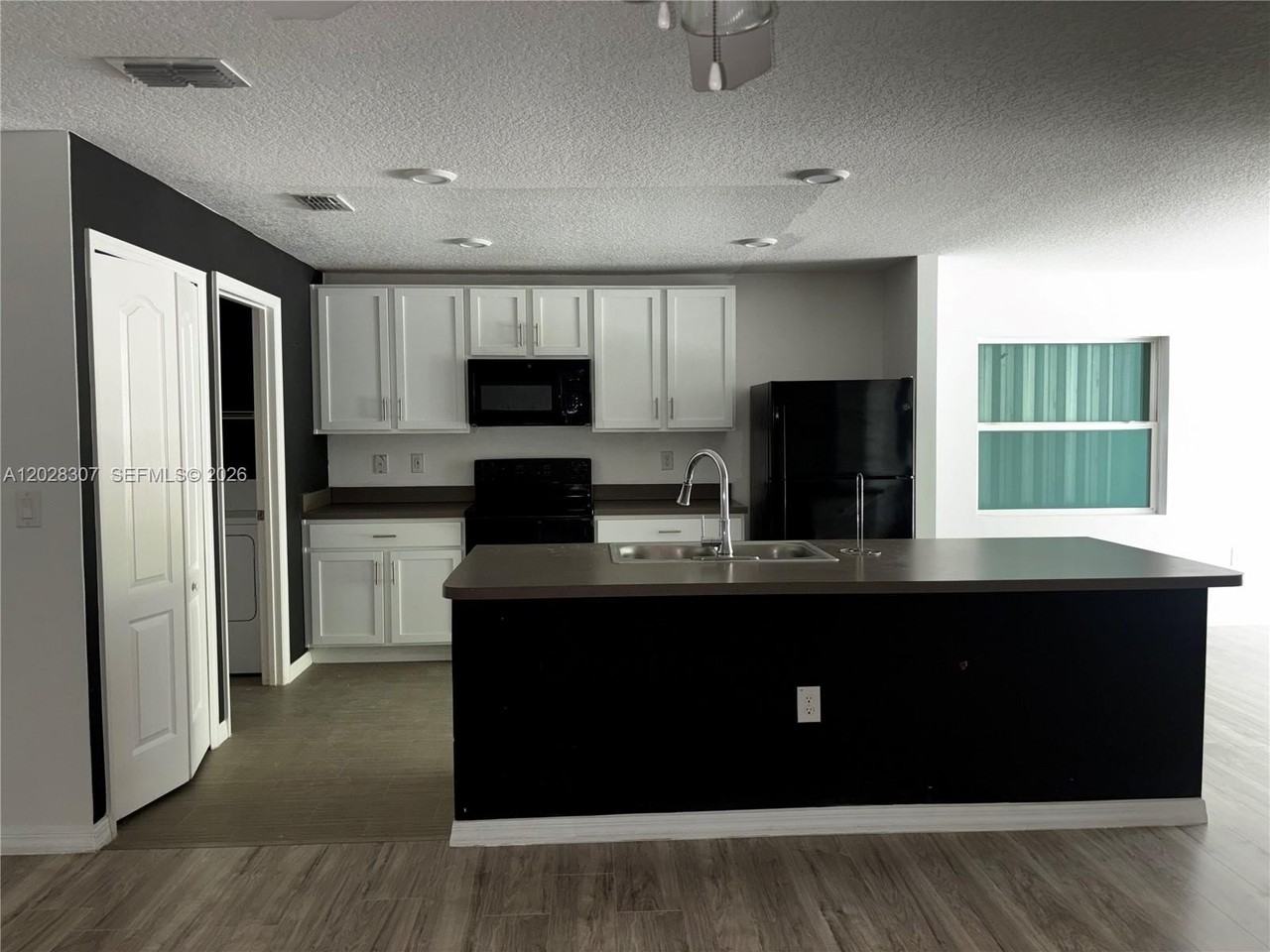 2650 De Groodt Rd Sw - Photo 2 of 14