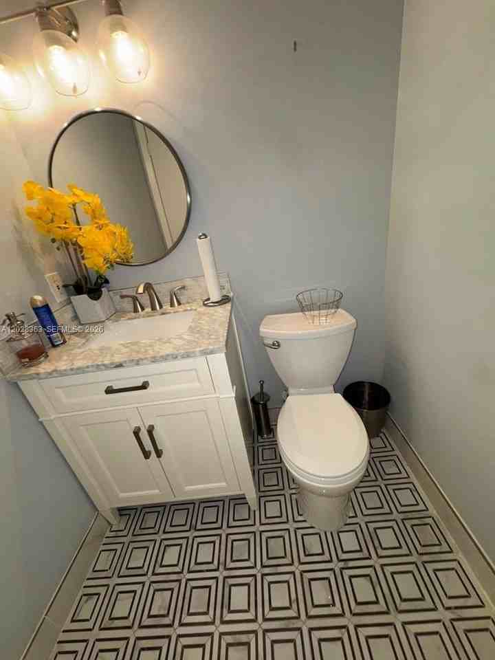 3263 Nw 44th St #2 - Photo 2 of 4
