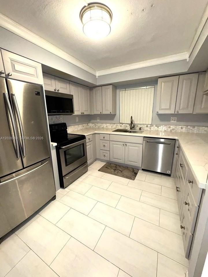 3263 Nw 44th St #2 - Photo 3 of 4