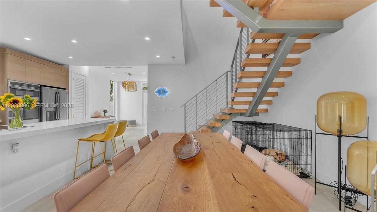 3162 Hibiscus St - Photo 5 of 44