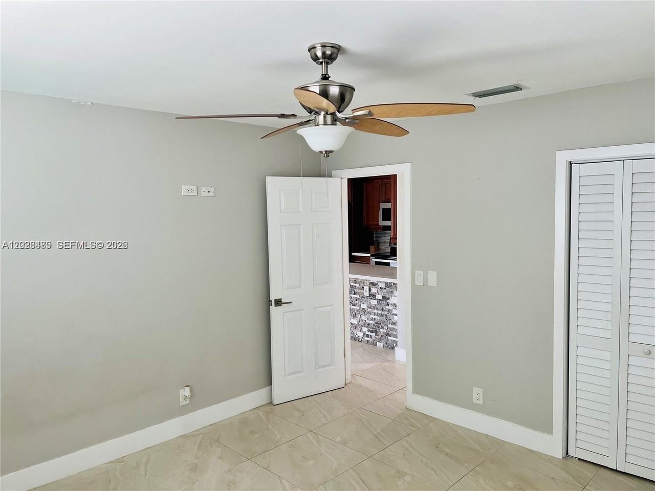 125 Se 4th Ave #2 - Photo 5 of 18