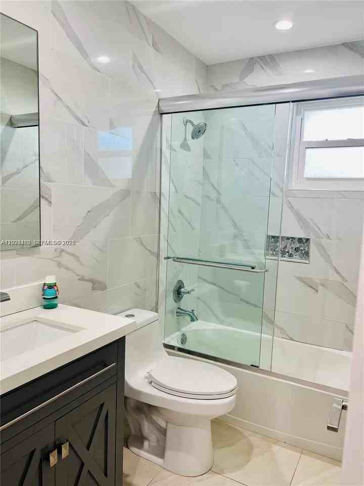 125 Se 4th Ave #2 - Photo 7 of 18