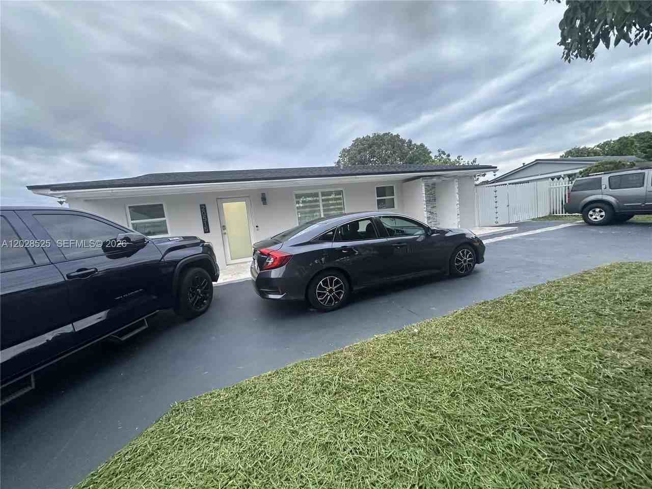 20515 Nw 45th Ave - Photo 2 of 28