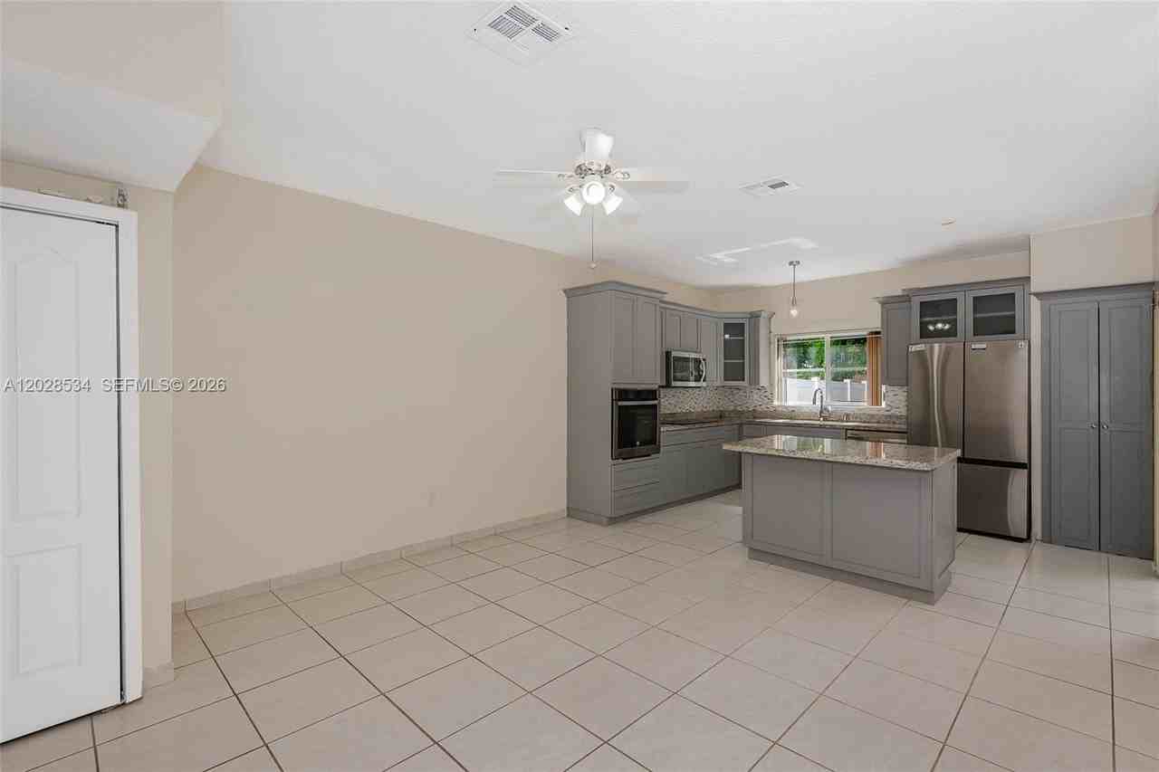 4959 Sw 128th Ter #4959 - Photo 6 of 29