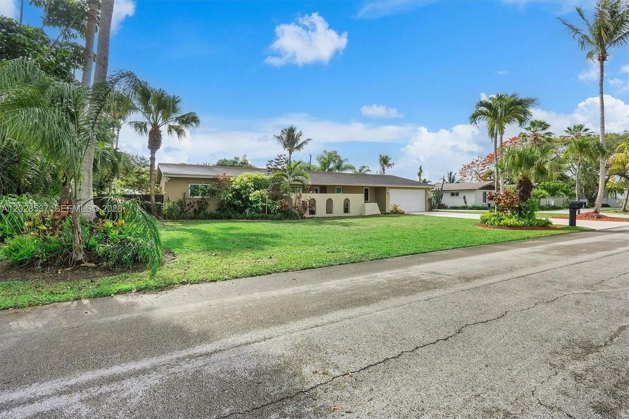 13241 Sw 99th Ct - Photo 2 of 50