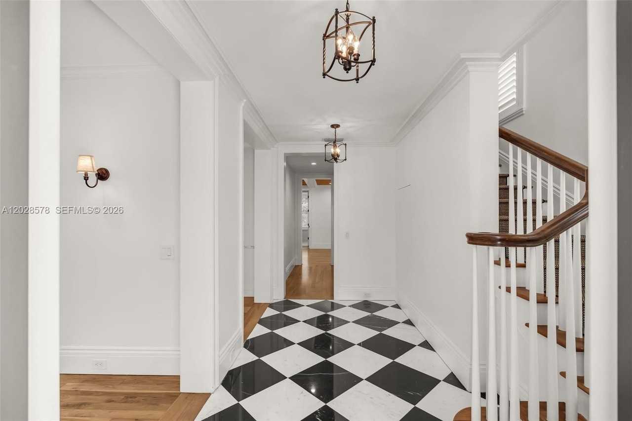 1233 Alegriano Ave - Photo 5 of 50