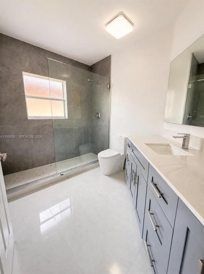 11244 Nw 58th Ter - Photo 5 of 17