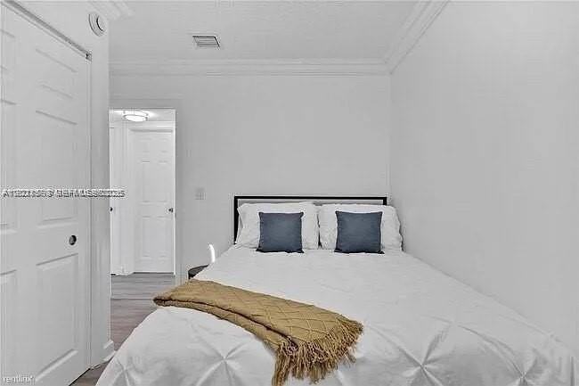 4120 Nw 3rd Way - Photo 6 of 9