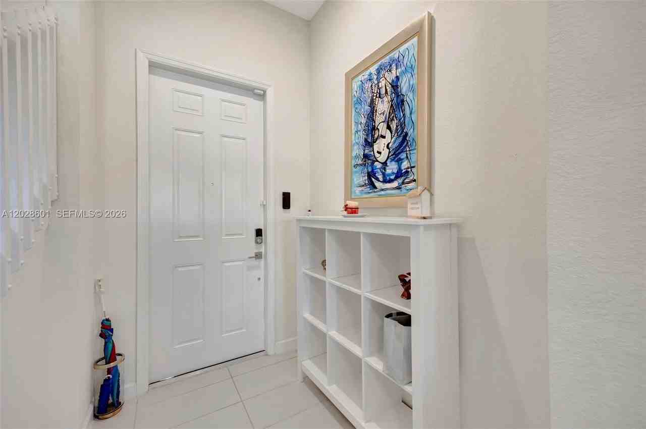 232 Ne 23rd Ter #232 - Photo 5 of 36