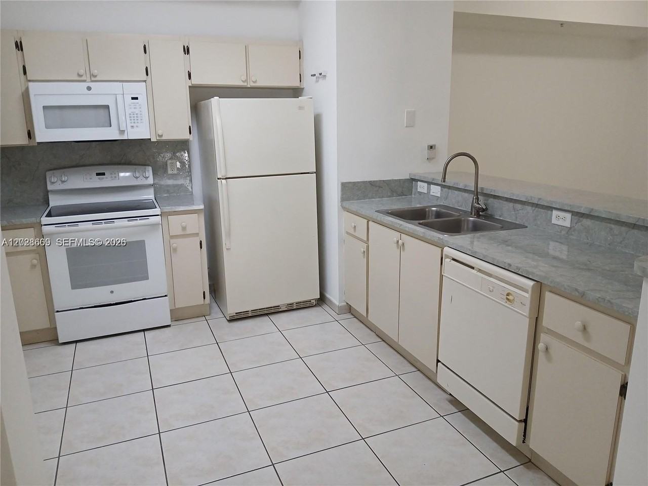 7230 Nw 114th Ave #103 - Photo 4 of 26