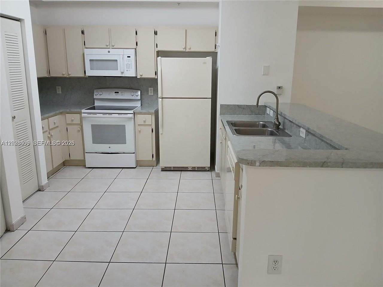 7230 Nw 114th Ave #103 - Photo 5 of 26