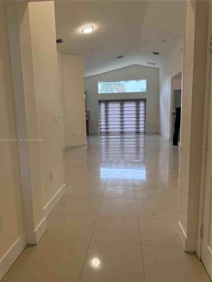 21041 Sw 92nd Ct - Photo 3 of 22