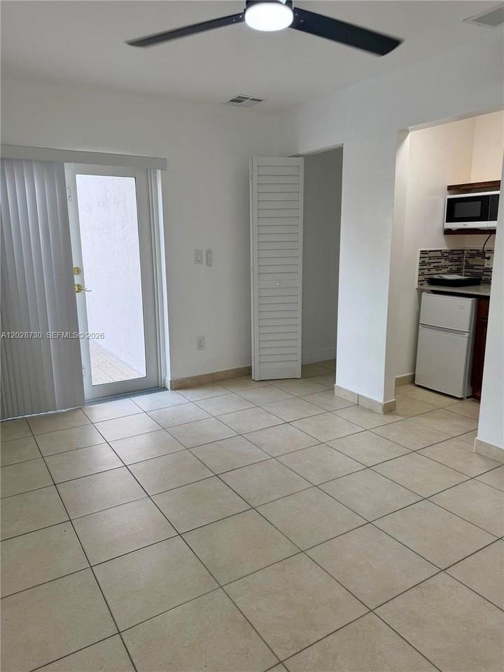 19763 Sw 124th Ave #1 - Photo 5 of 17