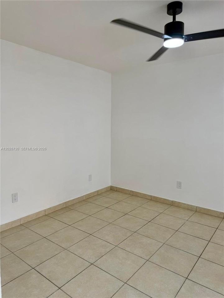 19763 Sw 124th Ave #1 - Photo 6 of 17