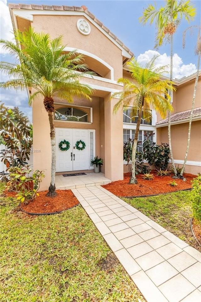 337 Sw 188th Ter #0 - Photo 6 of 50