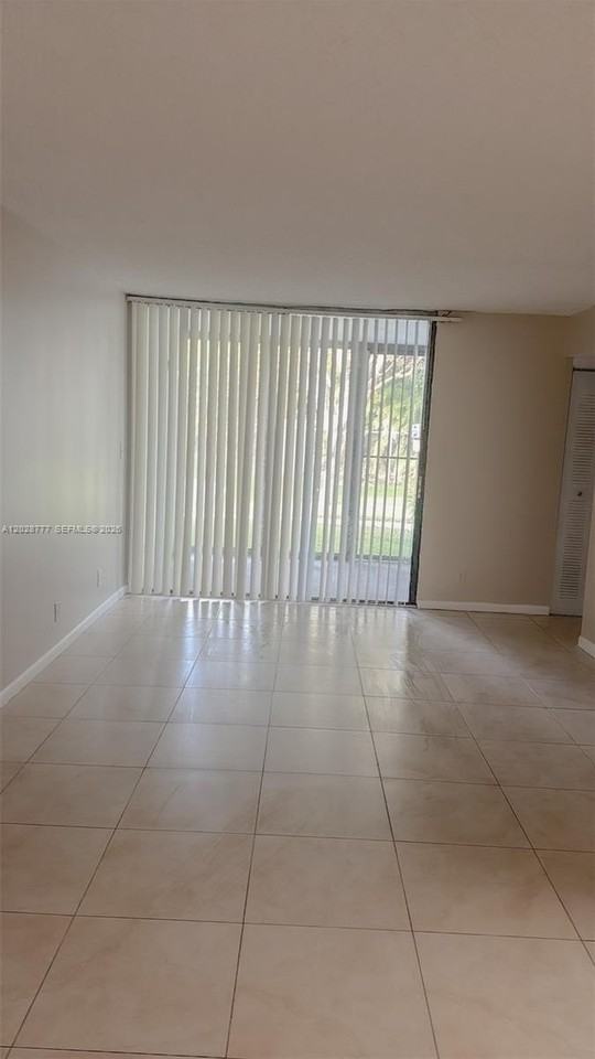 211 Lake Pointe Dr #109 - Photo 2 of 20