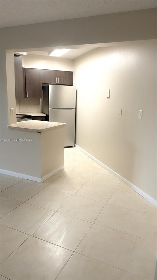 211 Lake Pointe Dr #109 - Photo 5 of 20