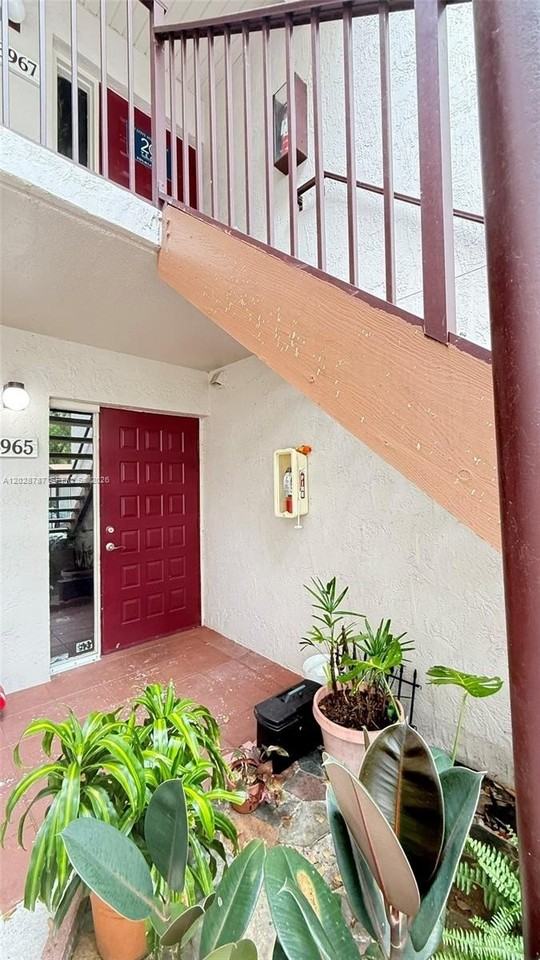 13965 Sw 91st Ter #13965 - Photo 4 of 40