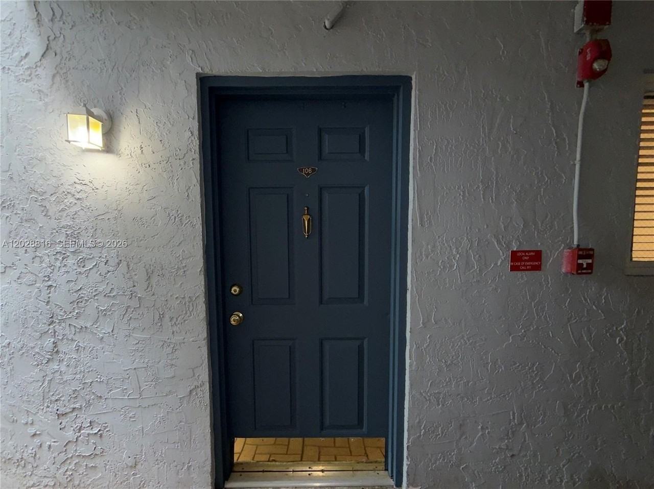 10441 Mahogany Key Cir #106 - Photo 2 of 25