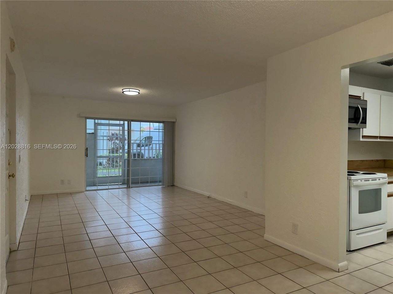 10441 Mahogany Key Cir #106 - Photo 3 of 25
