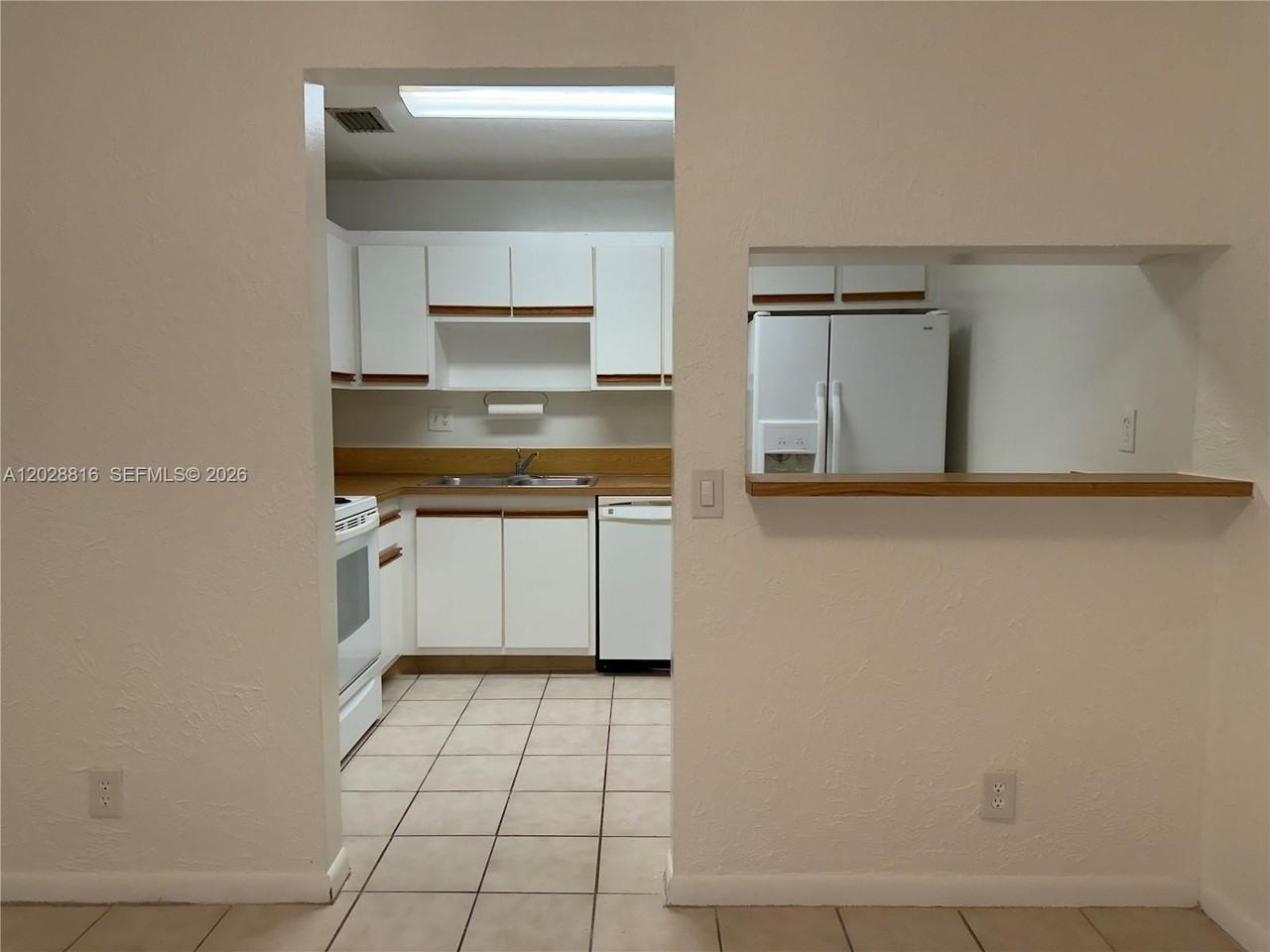 10441 Mahogany Key Cir #106 - Photo 5 of 25