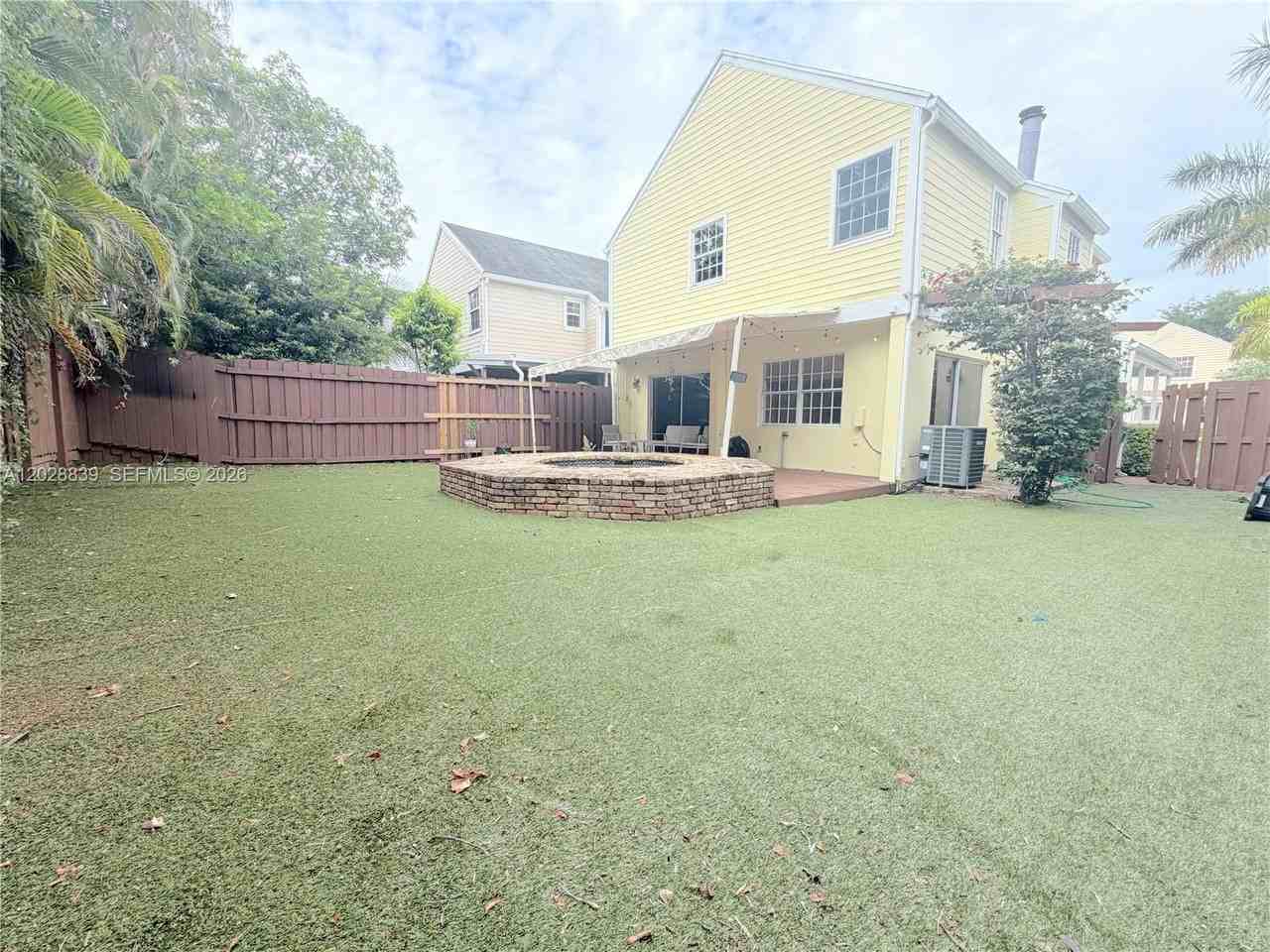 11921 Sw 117th Ct - Photo 2 of 10