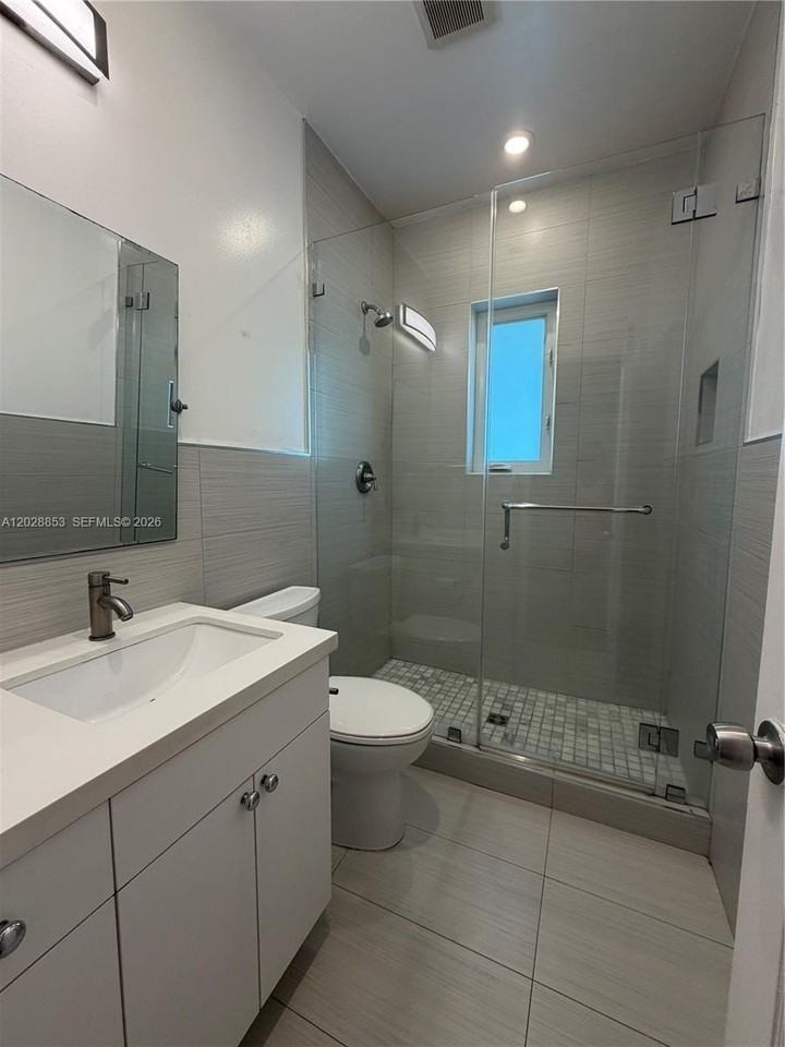 809 Ferdinand St #3 - Photo 5 of 5
