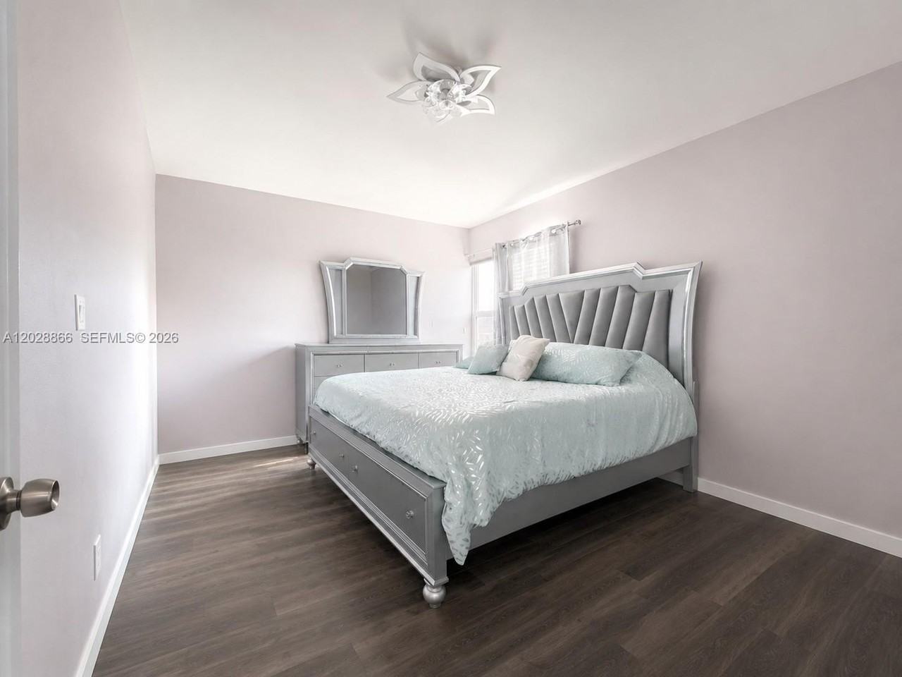 1570 W 46th St #214 - Photo 6 of 11