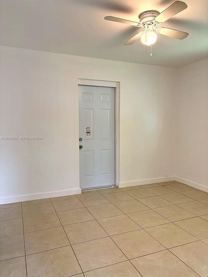1629 Taft St #1-2 - Photo 6 of 10