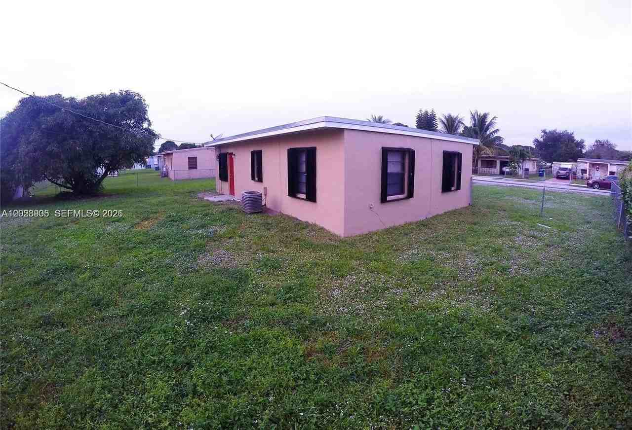 15730 Nw 159th Street Rd - Photo 2 of 2