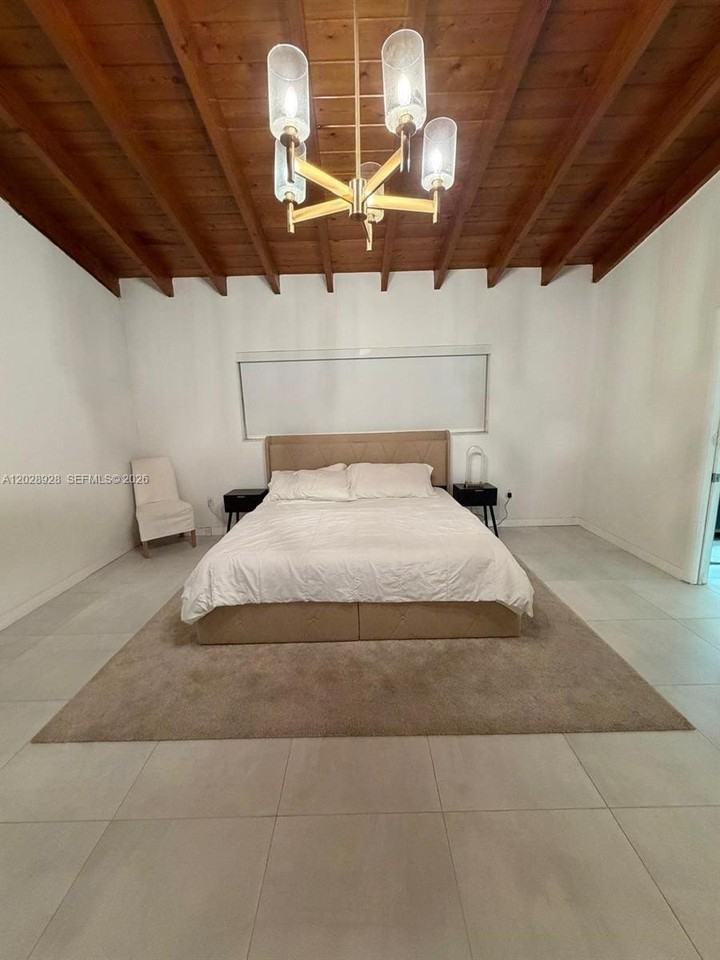 3600 Sw 26th St - Photo 5 of 16