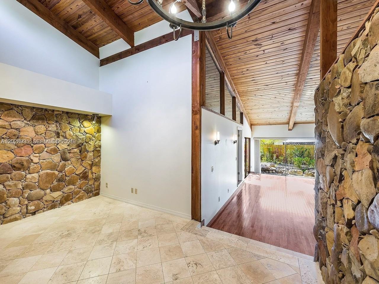 9055 Sw 78th Ct - Photo 2 of 16